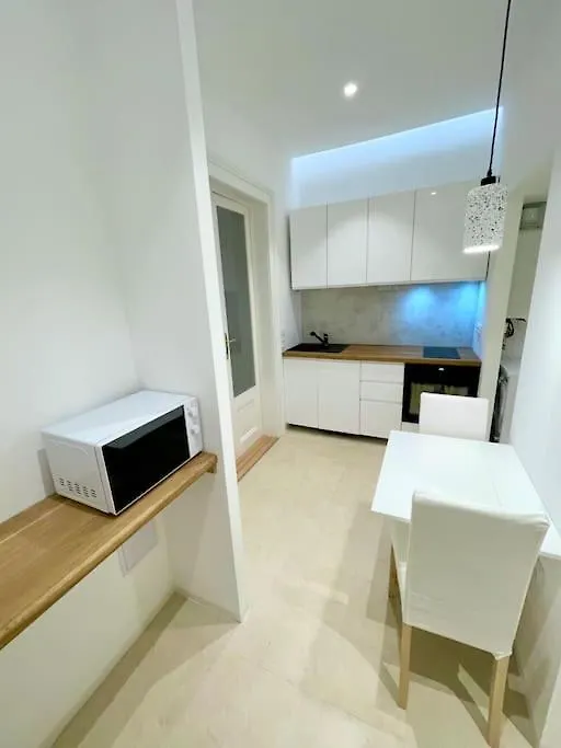 Fantastic Location! Superhost 5 Star Apartment Prague