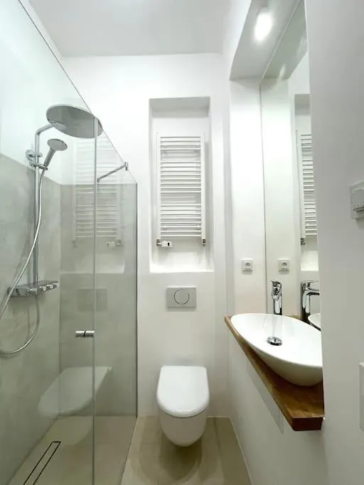 Fantastic Location! Superhost 5 Star Apartment Prague