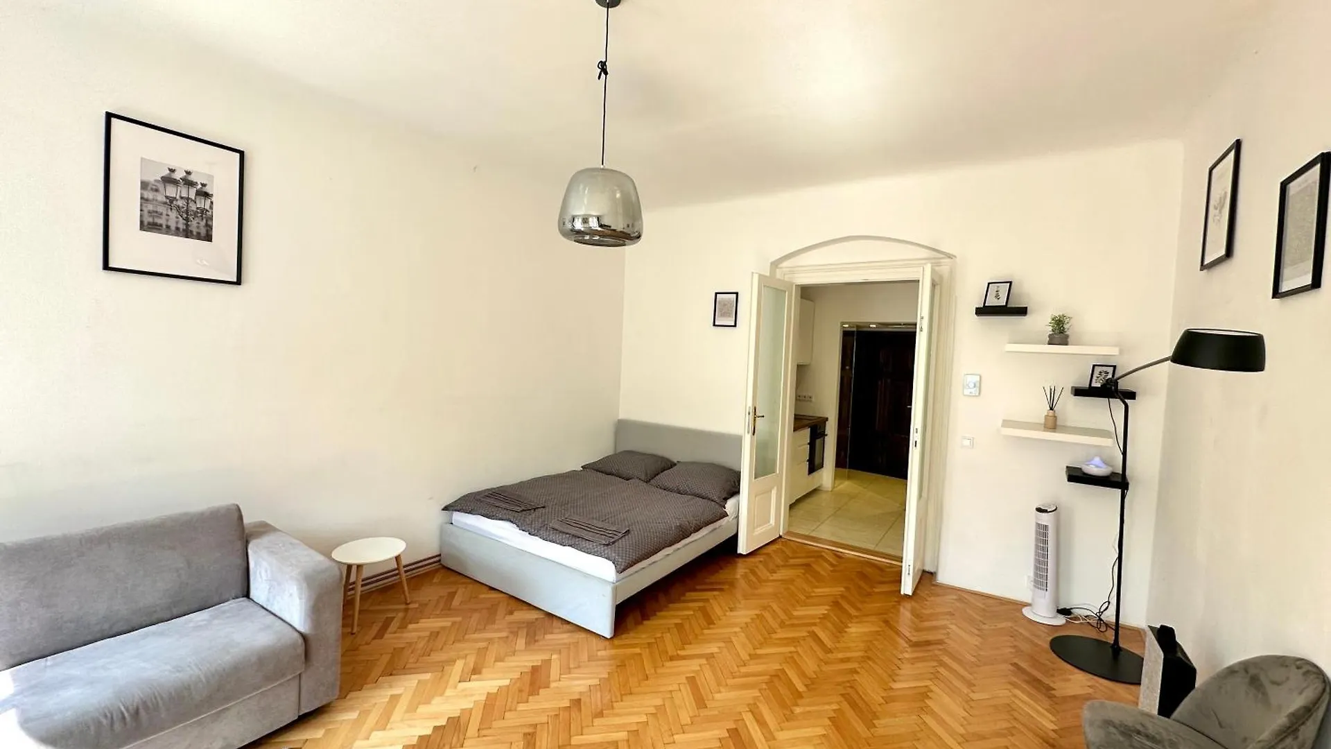 Fantastic Location! Superhost 5 Star Apartment Prague Czech Republic